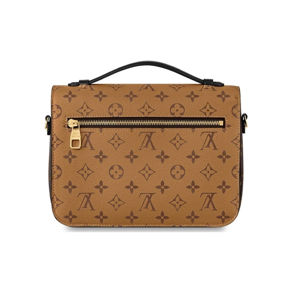 LOUIS VUITTON Pochette Metis